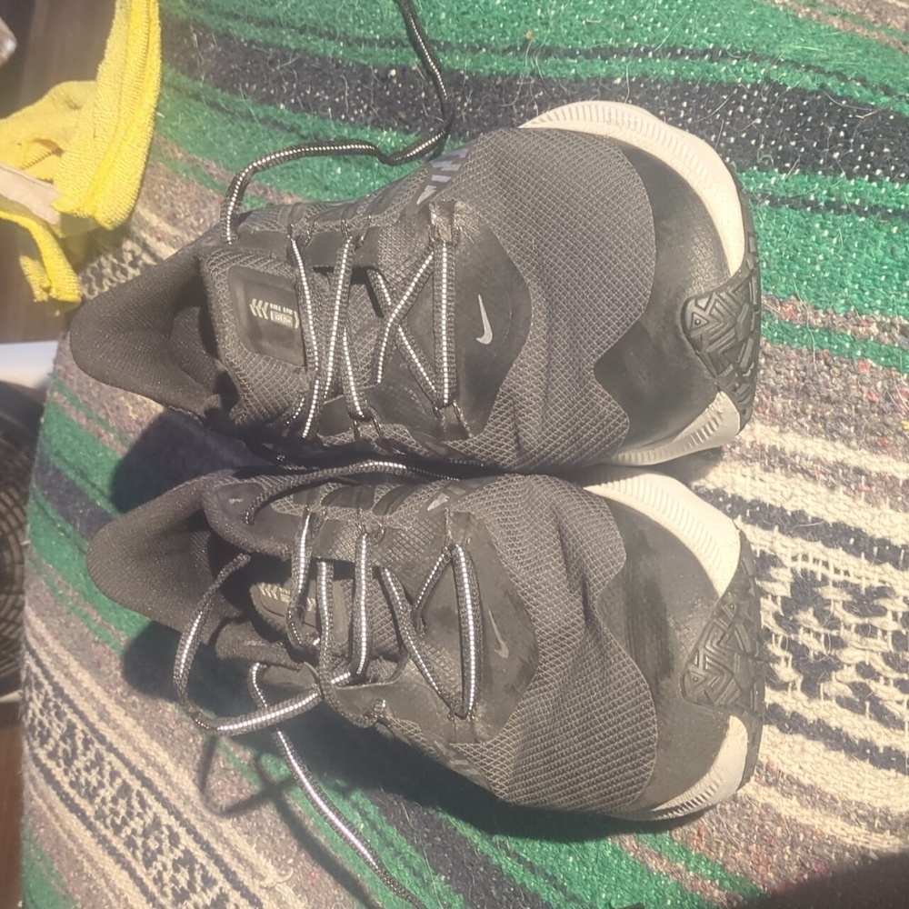 Nike Men's Black and Gray Athletic Shoes. Nike Air Zoom Winflo 7 Shield